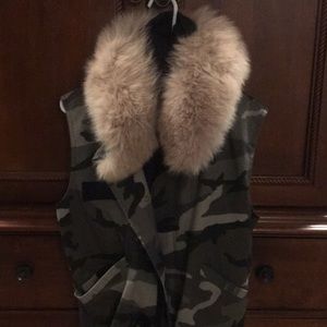 Camo vest  with real pink fur